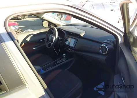 2024 Nissan Kicks Sr Xtronic Cvt z USA, uszkodzony, nr VIN 3N1CP5DV2RL478709